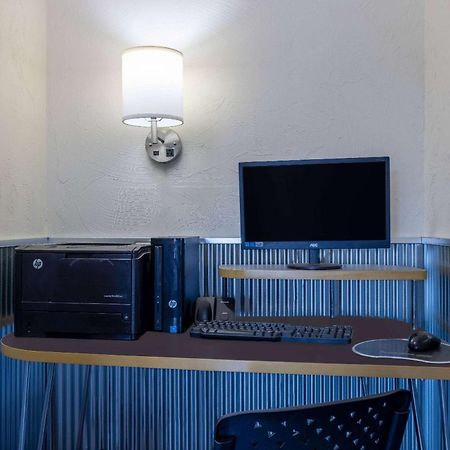 Travelodge By Wyndham Livingston Zewnętrze zdjęcie